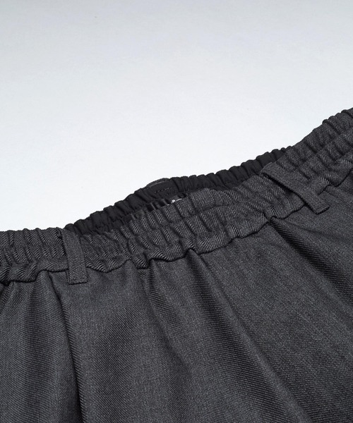 NO ID.(ノーアイディ)の「【NO ID.】Easy Baggy Parachute Cargo Trousers / イージー バギー パラシュート カーゴ トラウザーズ(カーゴパンツ・メンズ・ブラック/グレー・2/1)」の13枚目の写真