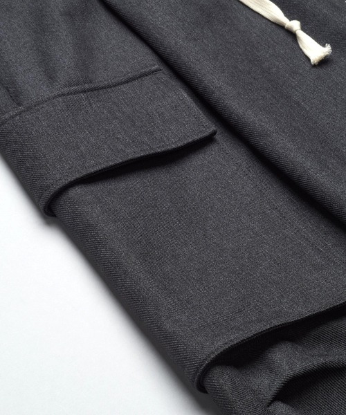 NO ID.(ノーアイディ)の「【NO ID.】Easy Baggy Parachute Cargo Trousers / イージー バギー パラシュート カーゴ トラウザーズ(カーゴパンツ・メンズ・ブラック/グレー・2/1)」の16枚目の写真