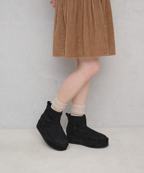 Launa lea（ラウナレア）の「厚底ムートンブーツ(S160)（ブーツ・レディース・ブラック系その他/グレー系その他/ダークブラウン・M/S/LL/L）」の4枚目の写真