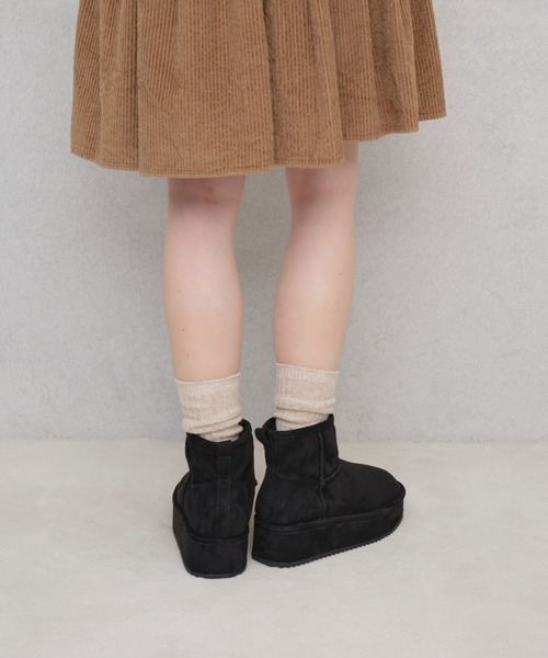Launa lea（ラウナレア）の「厚底ムートンブーツ(S160)（ブーツ・レディース・ブラック系その他/グレー系その他/ダークブラウン・M/S/LL/L）」の5枚目の写真
