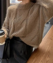 ケーブル編みゆるニット