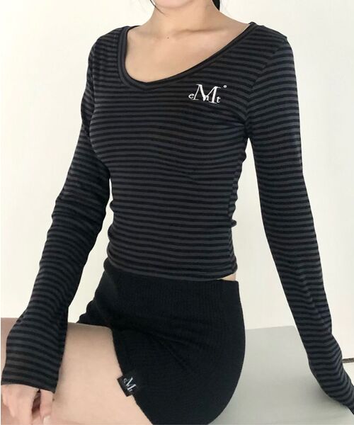 MUCENT（ムセント）の「エマVネックストライプロングスリーブTシャツ（3カラー）（Tシャツ/カットソー・レディース・チャコールグレー×ブラック/ホワイト×ブラック/グレー×ホワイト・FREE）」の22枚目の写真