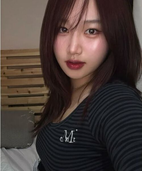 MUCENT（ムセント）の「エマVネックストライプロングスリーブTシャツ（3カラー）（Tシャツ/カットソー・レディース・チャコールグレー×ブラック/ホワイト×ブラック/グレー×ホワイト・FREE）」の17枚目の写真