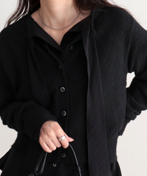 fredy emue(フレディエミュ)の「ボウタイギャザーブラウス(シャツ/ブラウス・レディース・ブラック/オフホワイト/ベージュ・38)」の2枚目の写真