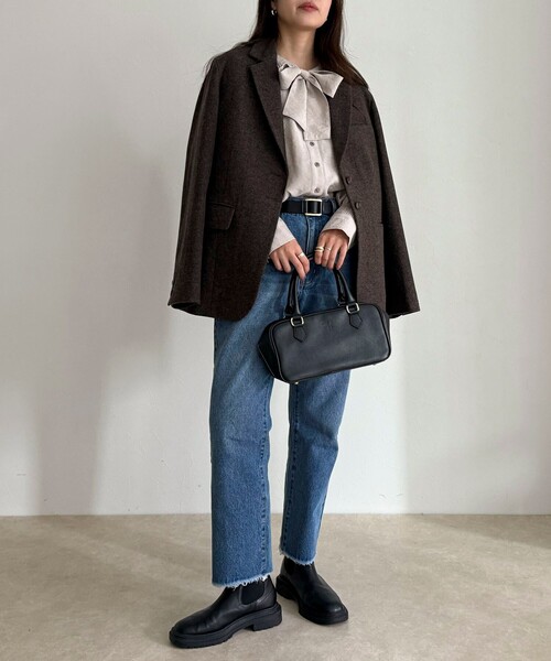 fredy emue(フレディエミュ)の「ボウタイギャザーブラウス(シャツ/ブラウス・レディース・ブラック/オフホワイト/ベージュ・38)」の4枚目の写真