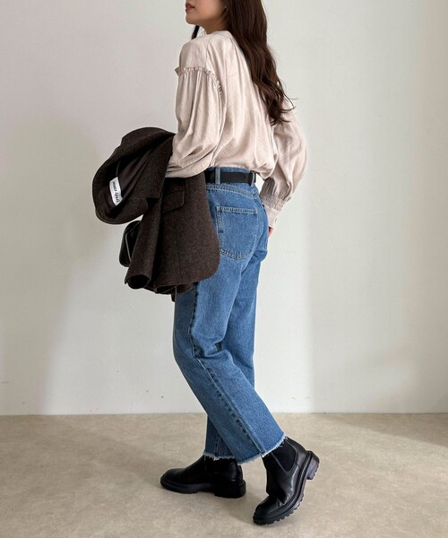 fredy emue(フレディエミュ)の「ボウタイギャザーブラウス(シャツ/ブラウス・レディース・ブラック/オフホワイト/ベージュ・38)」の11枚目の写真