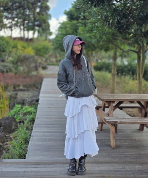 LIMELIGHT APPAREL(ライムライトアパレル)の「アパレルピグメントアーチロゴオーバーサイズフードパーカー(チャコール/ライムライト)(パーカー・メンズ・その他・SMALL/MEDIUM/LARGE/X-LARGE)」の4枚目の写真