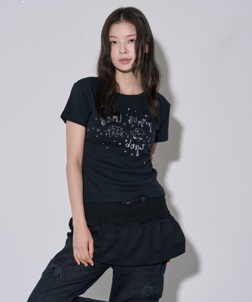 5OML(オーオーエムエル)の「サニーデイズ シルバープリント 半袖 ブラック(Tシャツ/カットソー・レディース・ブラック・MEDIUM/LARGE)」の2枚目の写真