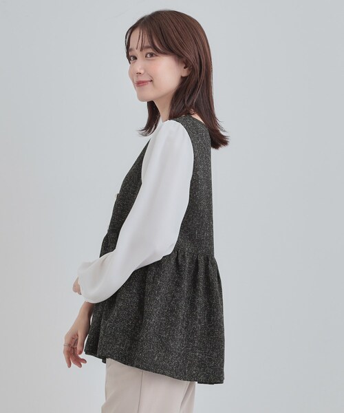 SHOO・LA・RUE（シューラルー）の「【洗濯機可】時短できちんと見えが叶う フェイクレイヤードブラウス（シャツ/ブラウス・レディース・ネイビー/アイボリー/ブラック・01/02/03/04）」の17枚目の写真