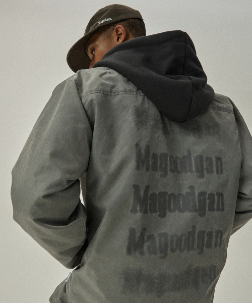 MAGOODGAN(メックウッドガン)の「コーチ 5743 ナイロンピグメントオーバーサイズカーキジャケット(ナイロンジャケット・レディース・その他・SMALL/MEDIUM/LARGE)」の4枚目の写真