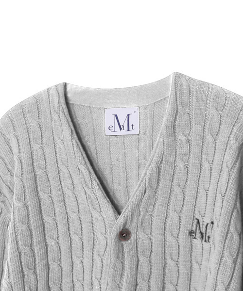MUCENT(ムセント)の「ヘムスリー Vネック ケーブルニットカーディガン 男女共用 (4カラー)(カーディガン/ボレロ・レディース・ライトグレー/レッド/ネイビー/ブラック・MEDIUM/LARGE)」の15枚目の写真