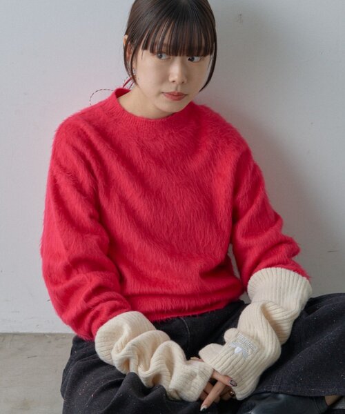 WHIMSIC（ウィムジック）の「【UNISEX/2サイズ展開】アンゴラブレンドシャギーニットプルオーバー（ニット/セーター・メンズ・チャコールグレー/ライトベージュ/サックスブルー/レッド・1/2）」の4枚目の写真