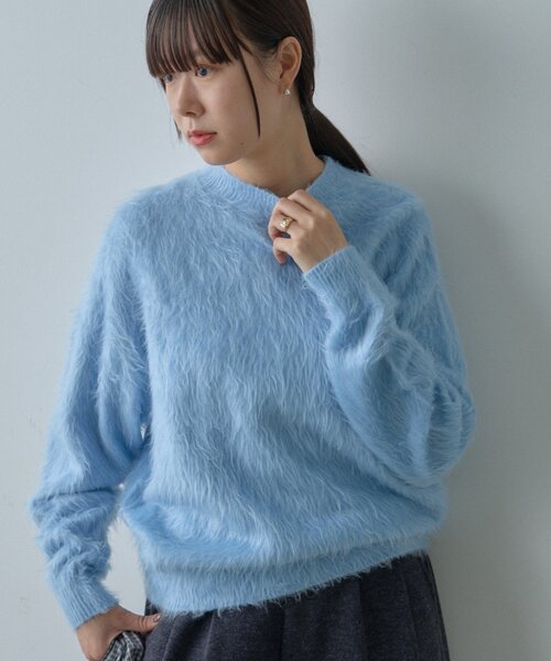 WHIMSIC（ウィムジック）の「【UNISEX/2サイズ展開】アンゴラブレンドシャギーニットプルオーバー（ニット/セーター・メンズ・チャコールグレー/ライトベージュ/サックスブルー/レッド・1/2）」の3枚目の写真