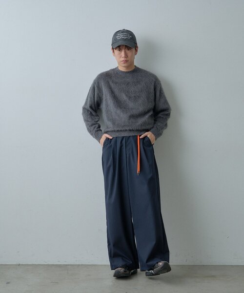 WHIMSIC（ウィムジック）の「【UNISEX/2サイズ展開】アンゴラブレンドシャギーニットプルオーバー（ニット/セーター・メンズ・チャコールグレー/ライトベージュ/サックスブルー/レッド・1/2）」の16枚目の写真