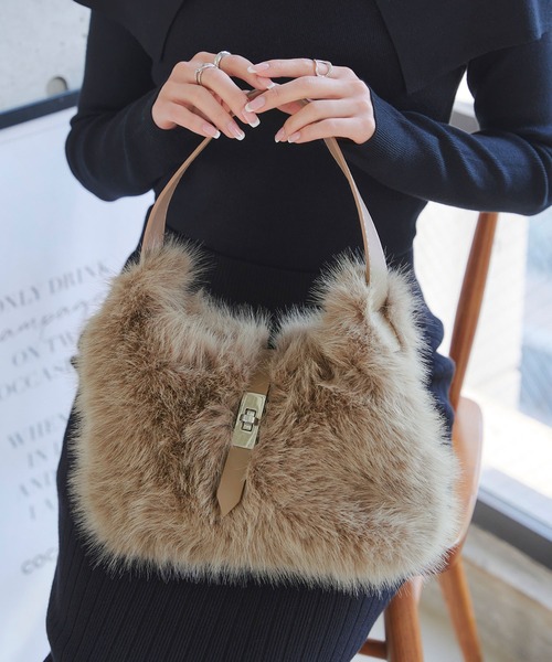 COACH ミラ ハーフムーン ベージュ ファー 2way ハンドバッグ Y2K COACH ミラ ハーフムーン ベージュ ファー 2way ハンドバッグ Y2K