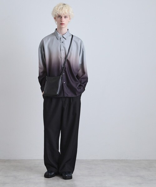 tk.TAKEO KIKUCHI(ティーケータケオキクチ)の「【WEB限定】リアルレザーショルダーポーチ(ショルダーバッグ・メンズ・ブラック/ダークブラウン・00)」の4枚目の写真