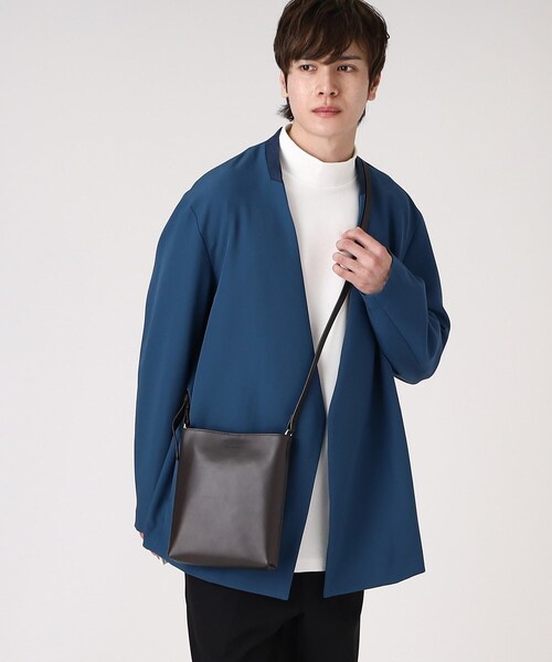 tk.TAKEO KIKUCHI(ティーケータケオキクチ)の「【WEB限定】リアルレザーショルダーポーチ(ショルダーバッグ・メンズ・ブラック/ダークブラウン・00)」の9枚目の写真