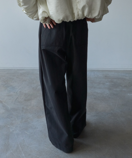 LETOILE(レトワール)の「COTTON PLEATED WIDE PANTS(その他パンツ・レディース・ブラック・SMALL/MEDIUM)」の3枚目の写真