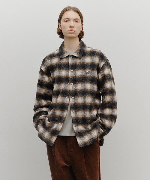 MARITHE + FRANCOIS GIRBAUD(マリテフランソワジルボー)の「CLASSIC LOGO OVERSIZED FLANNEL CHECK SHIRT JACKET(ブルゾン・レディース・Beige/Black・LARGE/MEDIUM/SMALL/X-LARGE)」の2枚目の写真