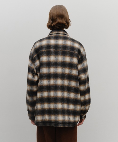 MARITHE + FRANCOIS GIRBAUD(マリテフランソワジルボー)の「CLASSIC LOGO OVERSIZED FLANNEL CHECK SHIRT JACKET(ブルゾン・レディース・Beige/Black・LARGE/MEDIUM/SMALL/X-LARGE)」の5枚目の写真