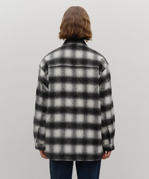 MARITHE + FRANCOIS GIRBAUD(マリテフランソワジルボー)の「CLASSIC LOGO OVERSIZED FLANNEL CHECK SHIRT JACKET(ブルゾン・レディース・Beige/Black・LARGE/MEDIUM/SMALL/X-LARGE)」の17枚目の写真