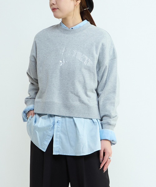 CONVERSE TOKYO（コンバーストウキョウ）の「LOGO PRINT SHORT SWEAT（スウェット・レディース・オフホワイト/杢グレー/ミント/チャコールグレー・FREE）」の3枚目の写真