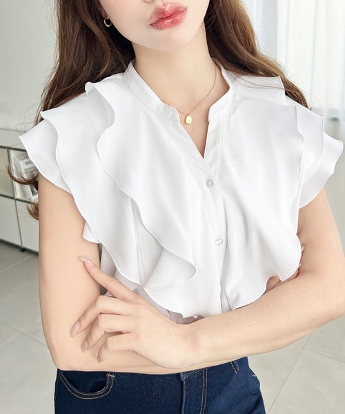 moment+（モーメントプラス）の「厚手シフォンキーネックラッフルフリルブラウス（シャツ/ブラウス・レディース・オフホワイト/ライトベージュ/ブラック/ネイビー・M）」の8枚目の写真