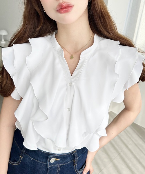 moment+（モーメントプラス）の「厚手シフォンキーネックラッフルフリルブラウス（シャツ/ブラウス・レディース・オフホワイト/ライトベージュ/ブラック/ネイビー・M）」の5枚目の写真