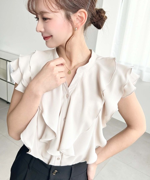 moment+（モーメントプラス）の「厚手シフォンキーネックラッフルフリルブラウス（シャツ/ブラウス・レディース・オフホワイト/ライトベージュ/ブラック/ネイビー・M）」の20枚目の写真