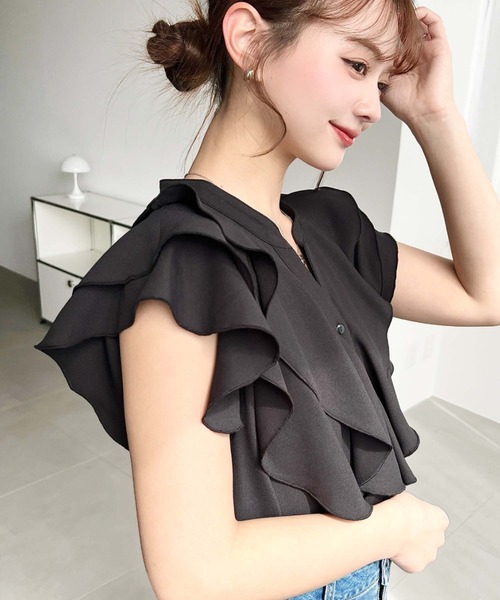 moment+（モーメントプラス）の「厚手シフォンキーネックラッフルフリルブラウス（シャツ/ブラウス・レディース・オフホワイト/ライトベージュ/ブラック/ネイビー・M）」の16枚目の写真