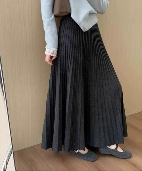 gossip!ロサンゼルス(ゴシップロサンゼルス)の「細ニットプリーツ ロングスカート(スカート・レディース・グレー/ブラウン/ベージュ・FREE)」の4枚目の写真
