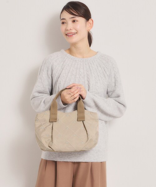 ITS'DEMO（イッツデモ）の「リボン刺繍ミニトート（ハンドバッグ・レディース・ブラック/ベージュ/ピンク系・00）」の6枚目の写真