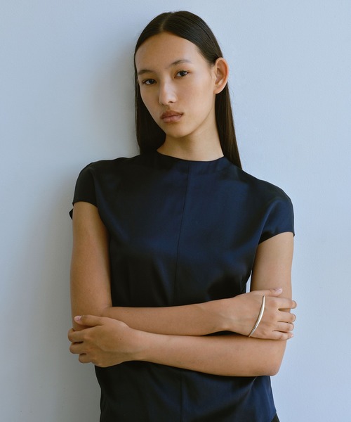 ISOLATION（アイソレーション）の「【ISOLATION / アイソレーション】Curve Palm Bangle /  カーブパームバングル（バングル/リストバンド・レディース・シルバー・S/M/L）」の15枚目の写真