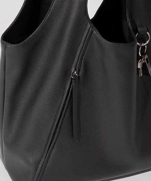 RAGEBLUE（レイジブルー）の「Tassel Zipp Synthetic Leather Tote Bag/タッセルジップ シンセティックレザートートバッグ（トートバッグ・メンズ・ブラウン/ブラック・FREE）」の4枚目の写真