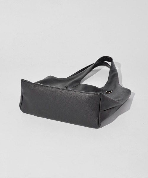 RAGEBLUE（レイジブルー）の「Tassel Zipp Synthetic Leather Tote Bag/タッセルジップ シンセティックレザートートバッグ（トートバッグ・メンズ・ブラウン/ブラック・FREE）」の9枚目の写真