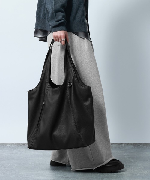 RAGEBLUE(レイジブルー)の「Tassel Zipp Synthetic Leather Tote Bag/タッセルジップ シンセティックレザートートバッグ(トートバッグ・メンズ・ブラウン/ブラック/ブラック系その他・FREE)」の21枚目の写真