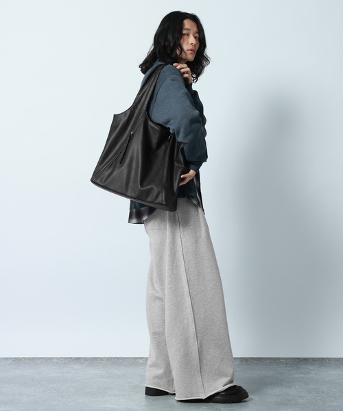 RAGEBLUE(レイジブルー)の「Tassel Zipp Synthetic Leather Tote Bag/タッセルジップ シンセティックレザートートバッグ(トートバッグ・メンズ・ブラウン/ブラック/ブラック系その他・FREE)」の19枚目の写真