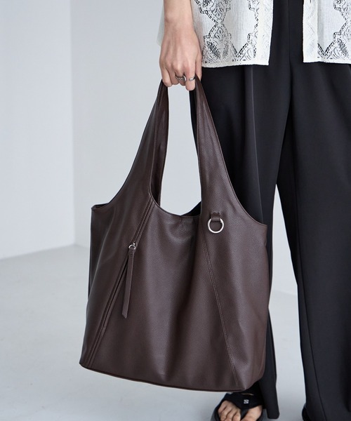 RAGEBLUE(レイジブルー)の「Tassel Zipp Synthetic Leather Tote Bag/タッセルジップ シンセティックレザートートバッグ(トートバッグ・メンズ・ブラウン/ブラック/ブラック系その他・FREE)」の16枚目の写真