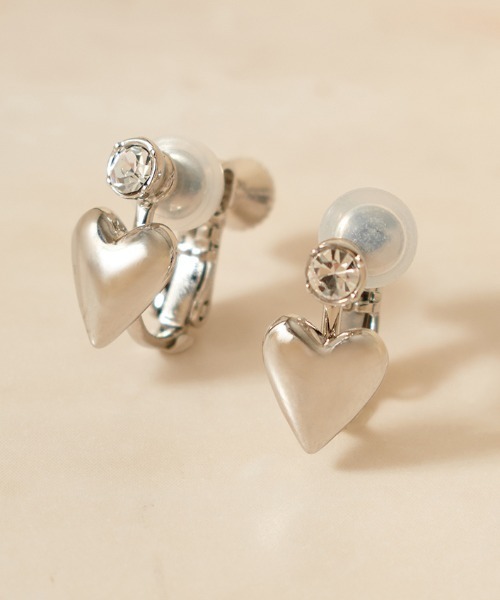 SNIDEL(スナイデル)の「ハートモチーフイヤリング(イヤリング・レディース・シルバー/ゴールド・F)」の2枚目の写真