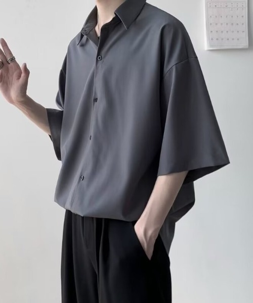 WYZ wear(ダブリューワイジィーウェア)の「オーバーサイズ半袖シャツ/ユニセックス(シャツ/ブラウス・メンズ・チャコールグレー/ブラック/ホワイト・L/M/XL)」の9枚目の写真
