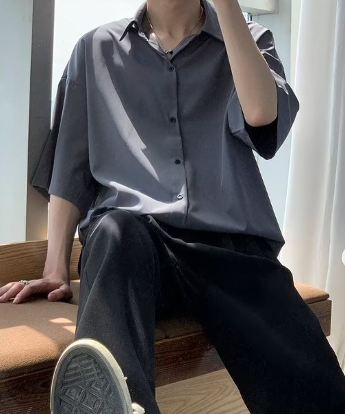 WYZ wear(ダブリューワイジィーウェア)の「オーバーサイズ半袖シャツ/ユニセックス(シャツ/ブラウス・メンズ・チャコールグレー/ブラック/ホワイト・L/M/XL)」の6枚目の写真