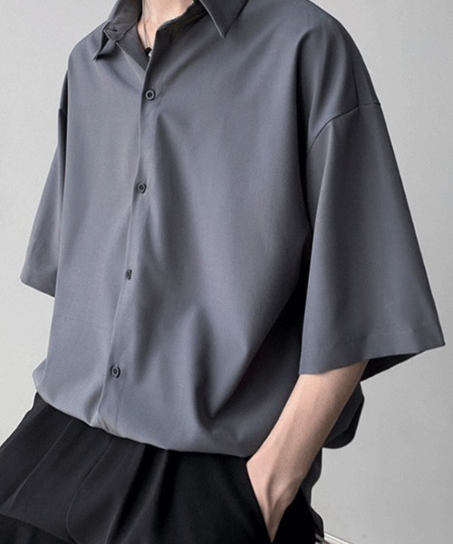 WYZ wear(ダブリューワイジィーウェア)の「オーバーサイズ半袖シャツ/ユニセックス(シャツ/ブラウス・メンズ・チャコールグレー/ブラック/ホワイト・L/M/XL)」の10枚目の写真