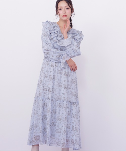 JILL by JILL STUART（ジルバイジルスチュアート）の「花柄ボリュームフリルワンピース（ワンピース・レディース・ホワイト系その他/ブルー系その他/イエロー系その他・FREE）」の4枚目の写真