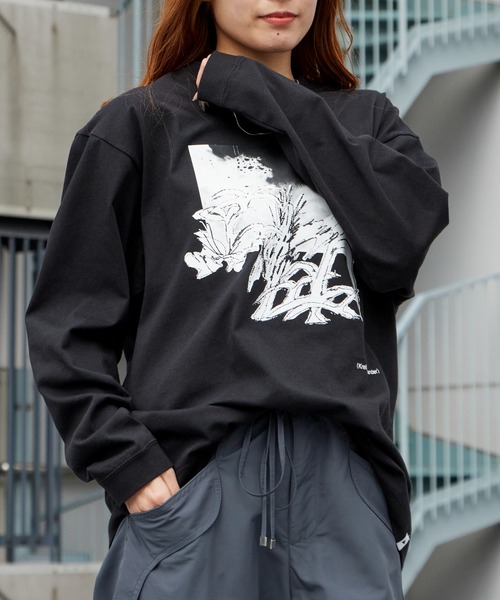 and wander（アンドワンダー）の「and wander/アンドワンダー krell Monochrome LS by MASAYOSHI SUZUKI プレーティング天竺 ロンT 2026年春夏（Tシャツ/カットソー・メンズ・ブラック/ホワイト・M/L/XL）」の5枚目の写真