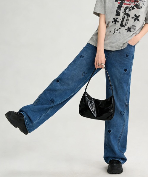 HOOK(フック)の「ハート刺繍 ワイドデニムパンツ(デニムパンツ・レディース・ライトブルー/ネイビー・M/S/L)」の13枚目の写真