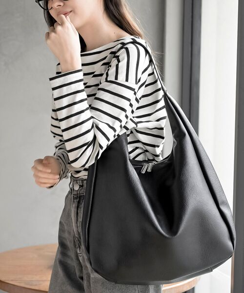 rps（アールピーエス）の「ホーボーショルダーＢＡＧ（ショルダーバッグ・レディース・アイボリー/ブラック/グレイッシュベージュ・フリー）」の3枚目の写真