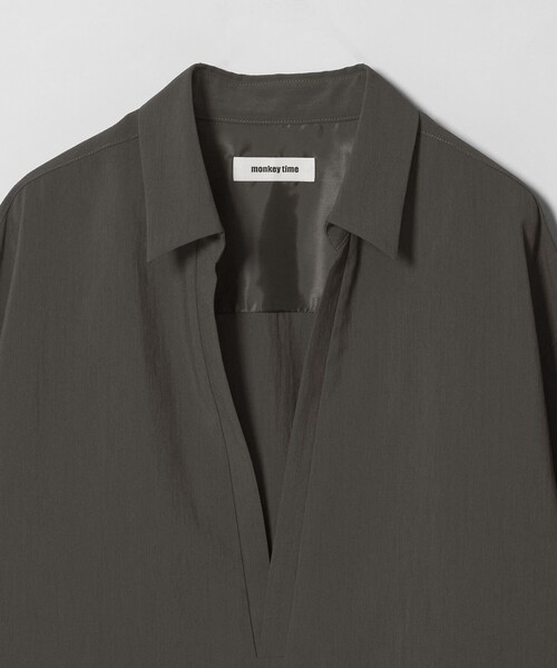 MONKEY TIME(モンキータイム)の「RENU TROシリーズ ディープ Vネック プルオーバー シャツ -セットアップ対応-(シャツ/ブラウス・メンズ・ブラック/ダークグレー・S/M/L/XL)」の10枚目の写真