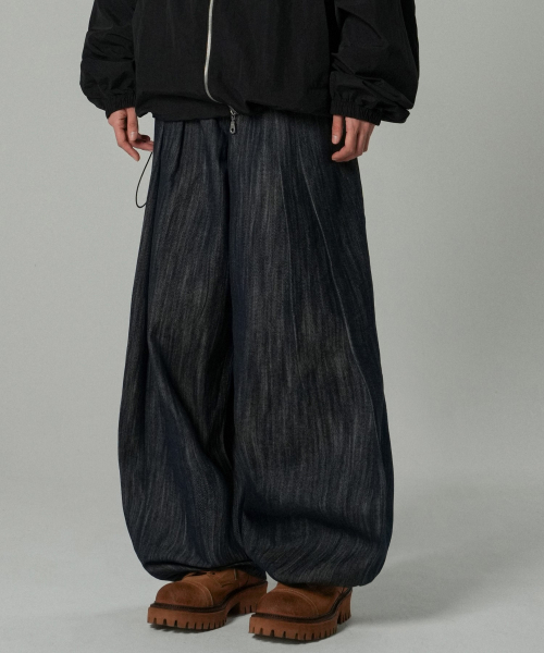 IDWS(アイドンワナセル)の「Aurora Denim Balloon Pants Indigo(デニムパンツ・レディース・その他・0/1/2)」の1枚目の写真