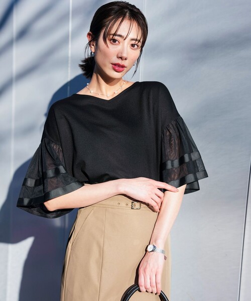 ANY SIS(エニィスィス)の「ゆるVネックチュールフリル袖 プルオーバー(Tシャツ/カットソー・レディース・スカイブルー系/ライトグリーン系/ホワイト系/ブラック系・MEDIUM)」の2枚目の写真