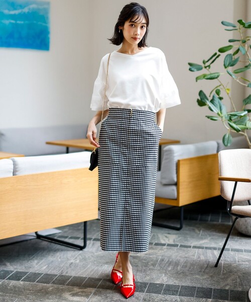 ANY SIS(エニィスィス)の「ゆるVネックチュールフリル袖 プルオーバー(Tシャツ/カットソー・レディース・スカイブルー系/ライトグリーン系/ホワイト系/ブラック系・MEDIUM)」の9枚目の写真